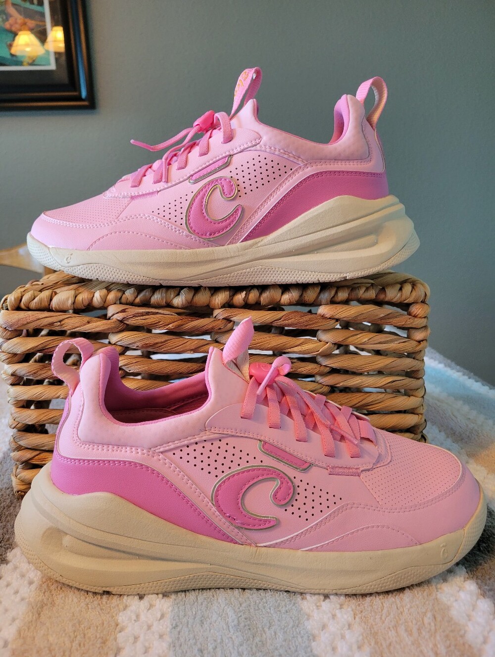 Clove Women's StradaPink Cupcake